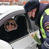 Общественный совет и инспекторы ГИБДД Зеленограда поздравили автоледи с Международным женским днем